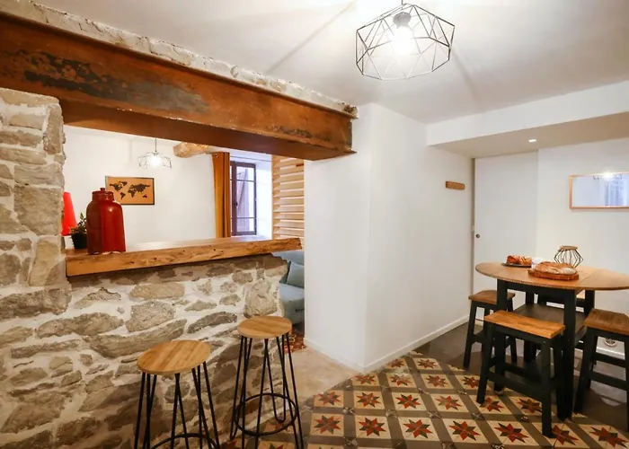 Du Charme Médiéval Conciergeriedamecarcas Appartamento *